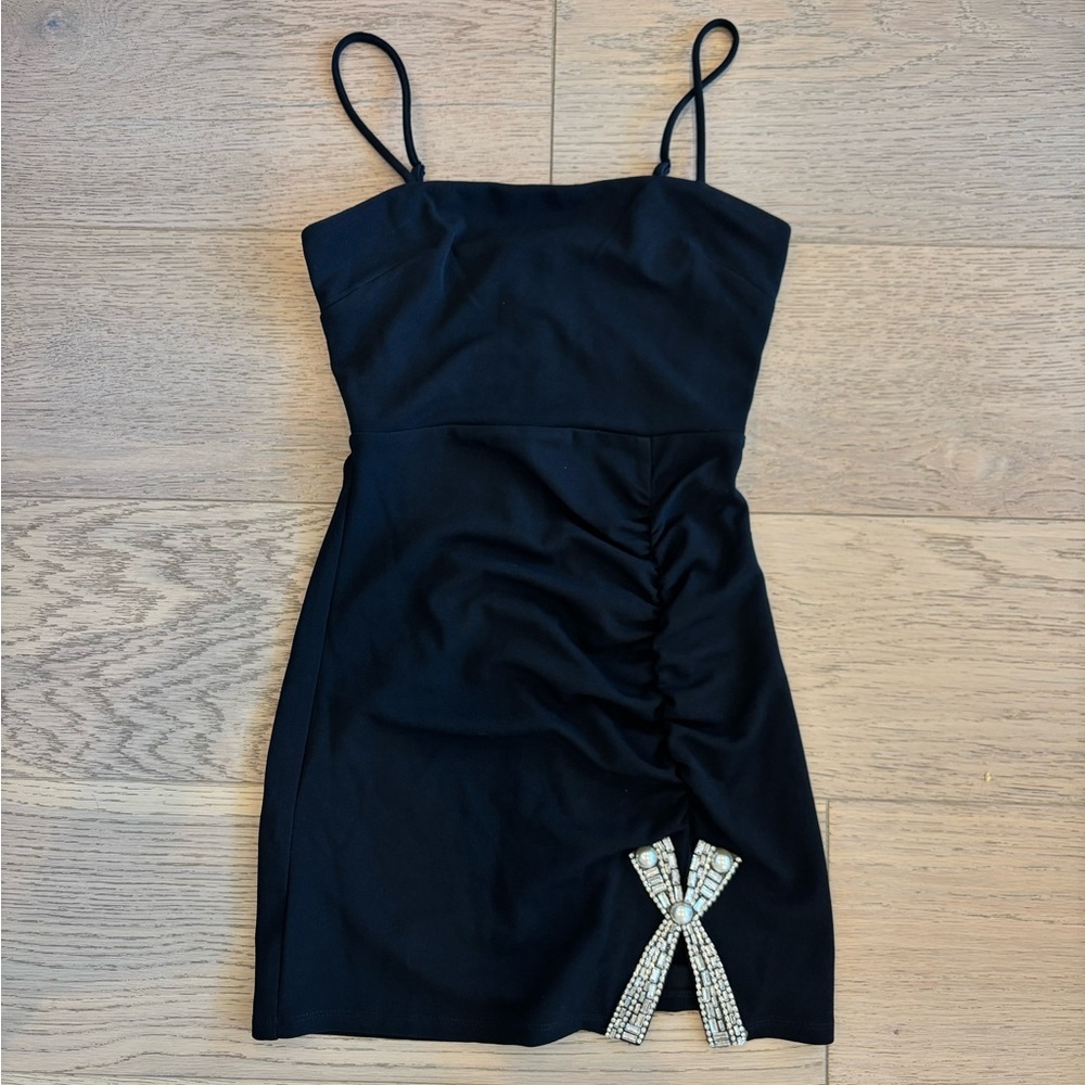 SUPER CUTE Black mini dress